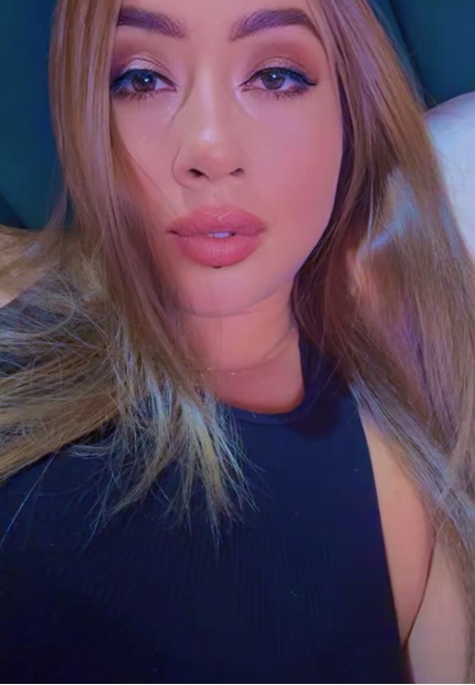 Midnightmoon, an adult member from Colombia, in a close portrait